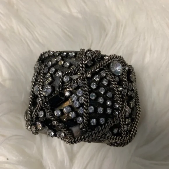Cuff bracelet - Picture 1 of 2